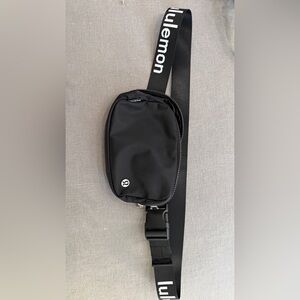 Lululemon Everywhere Belt Bag